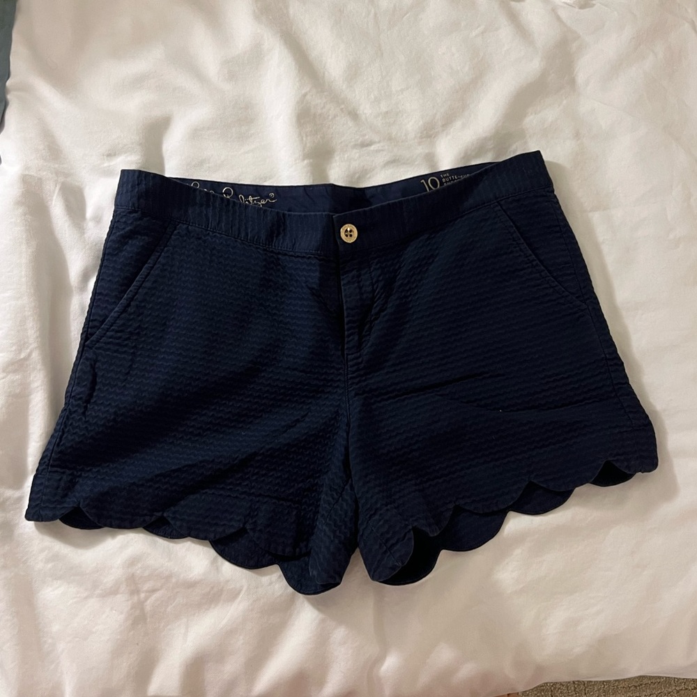 Lilly Pulitzer Scalloped Navy Shorts
